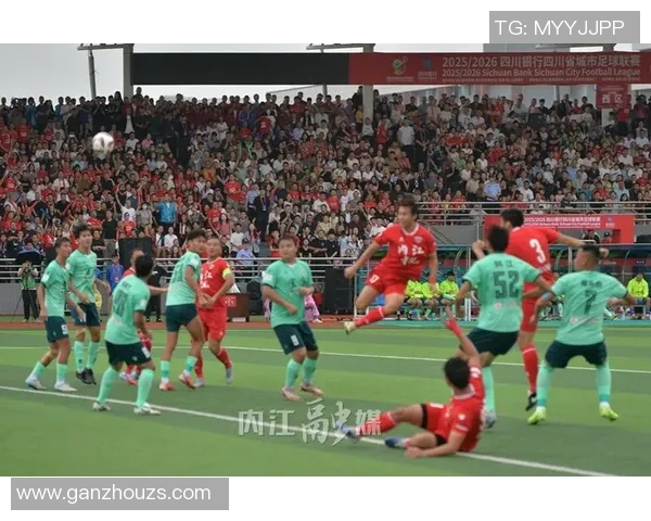 足球明星惊叹村超赛事魅力乡村足球焕发新生机与激情